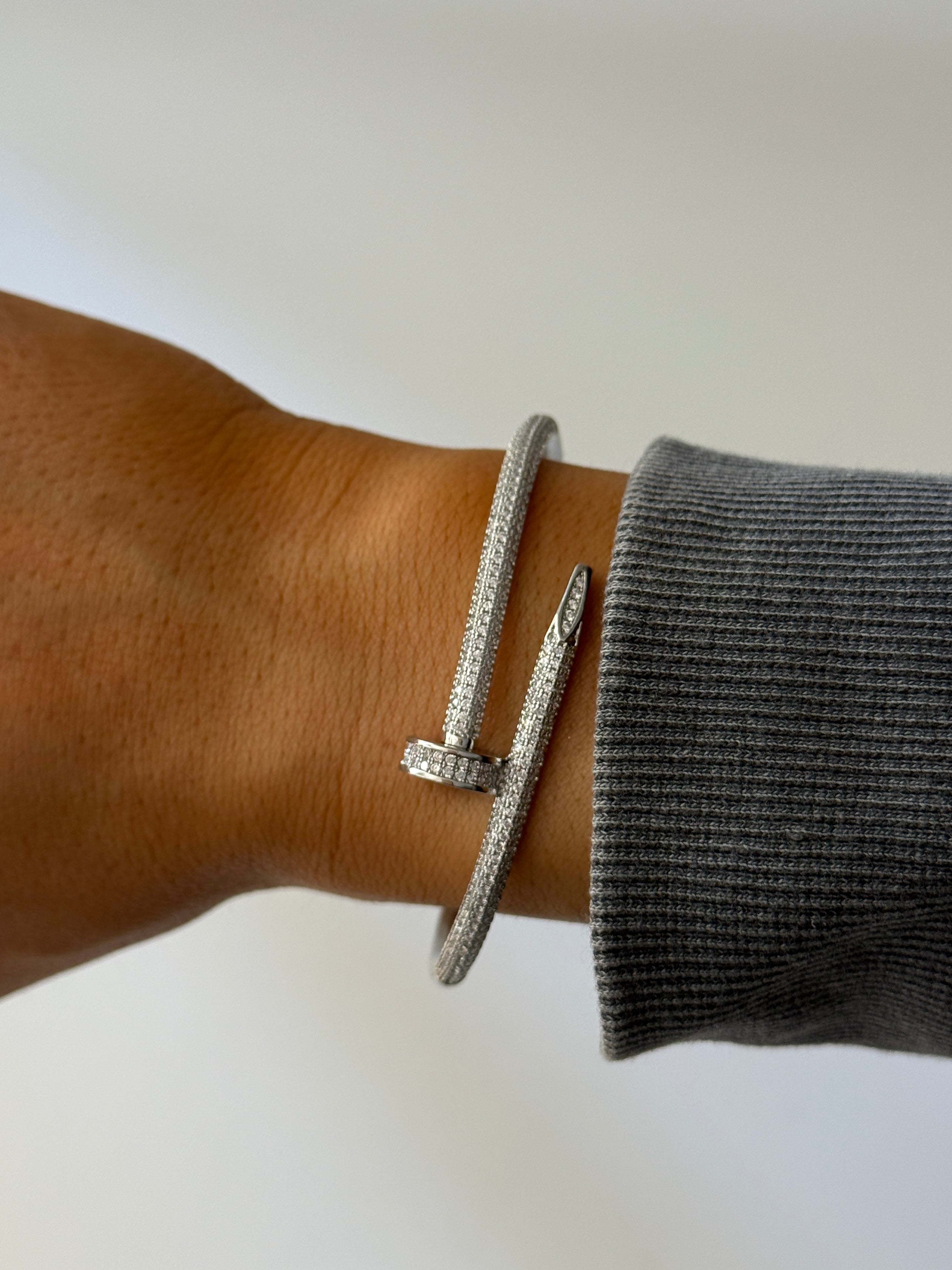 WHITE GOLD DIAMOND NAIL BRACELET