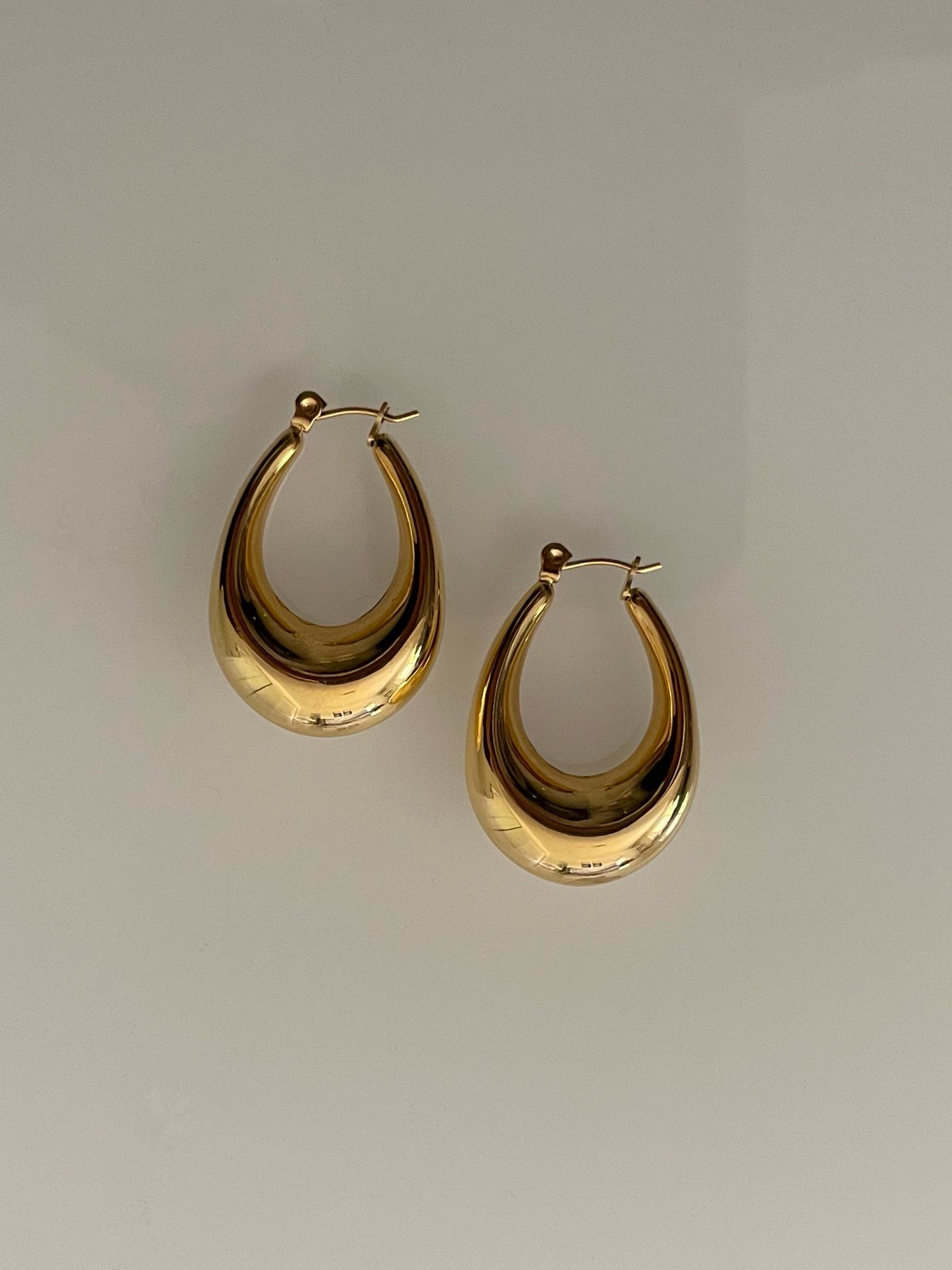 HAZEL OVAL HOOPS