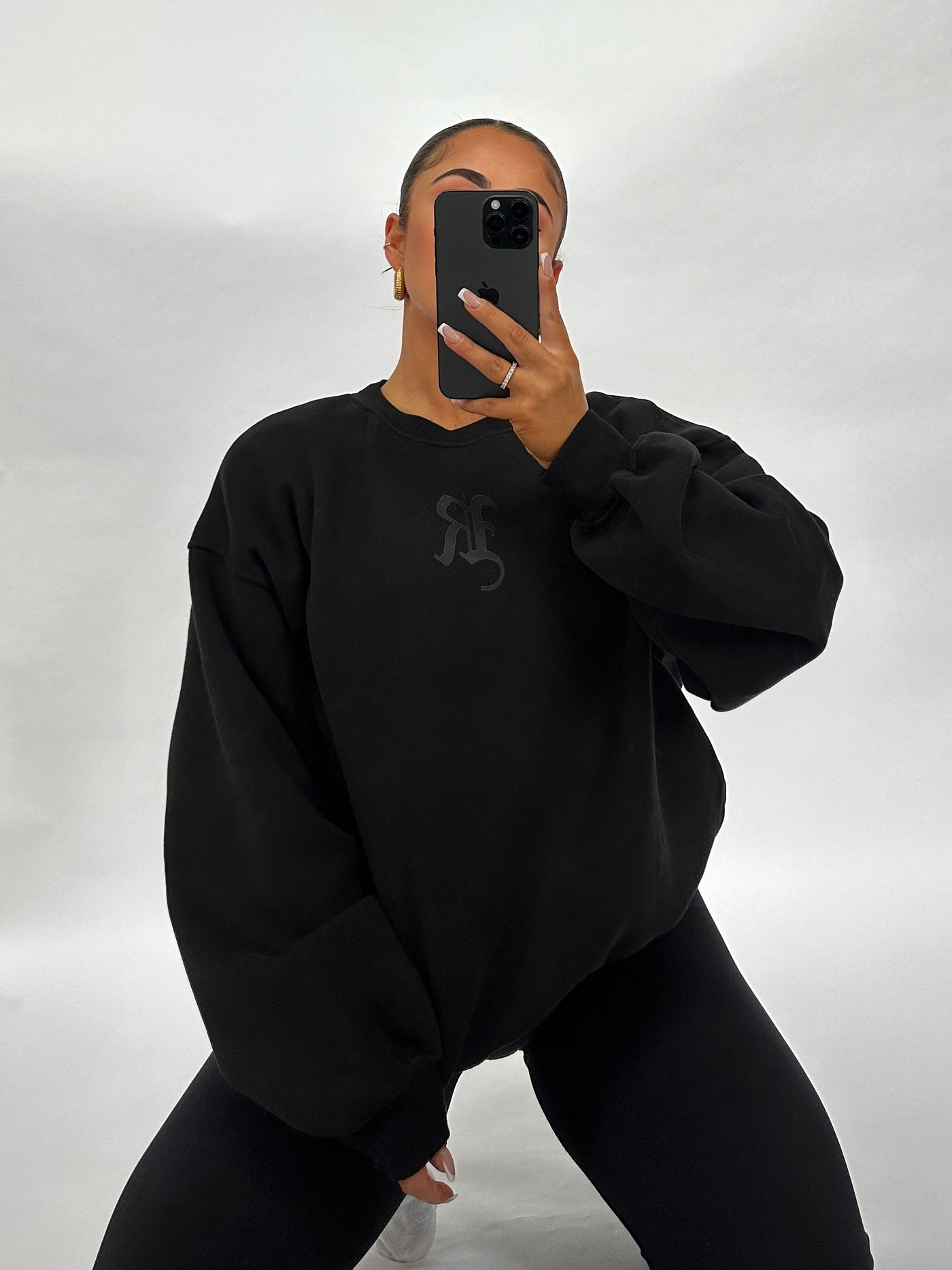 BLACK SWEATSHIRT