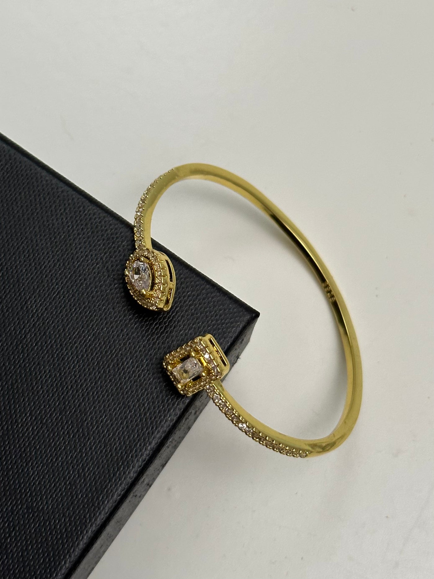 DIAMOND SNAKE BANGLE