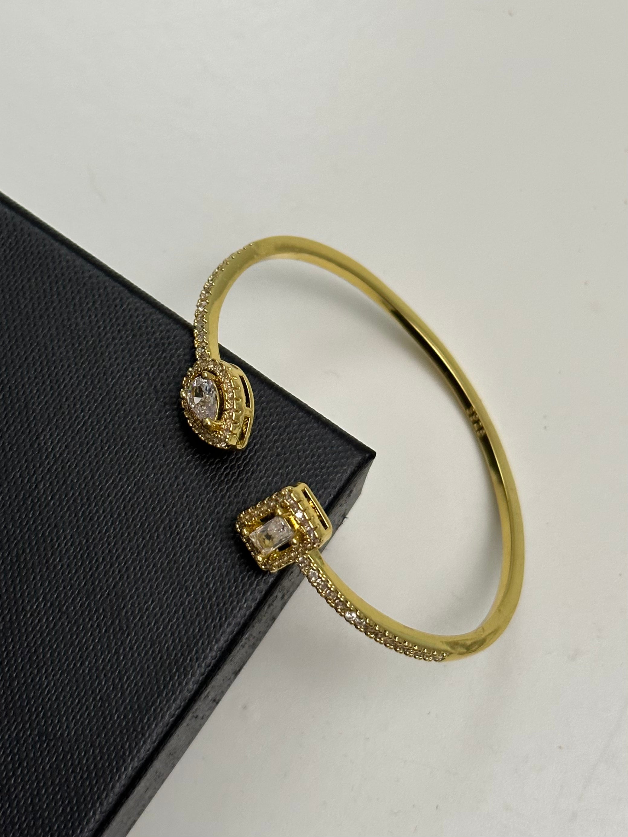 DIAMOND SNAKE BANGLE