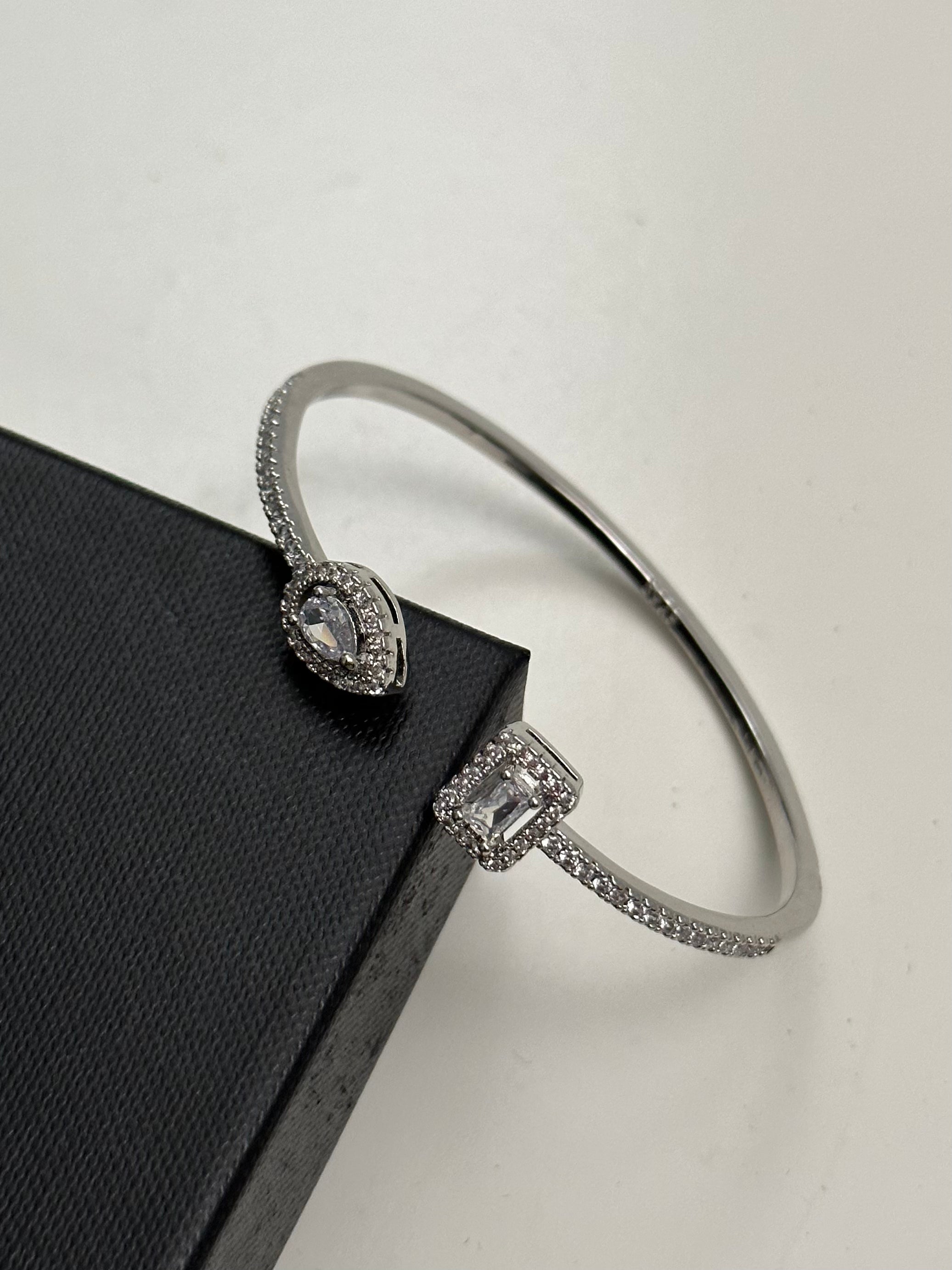 DIAMOND SNAKE BANGLE