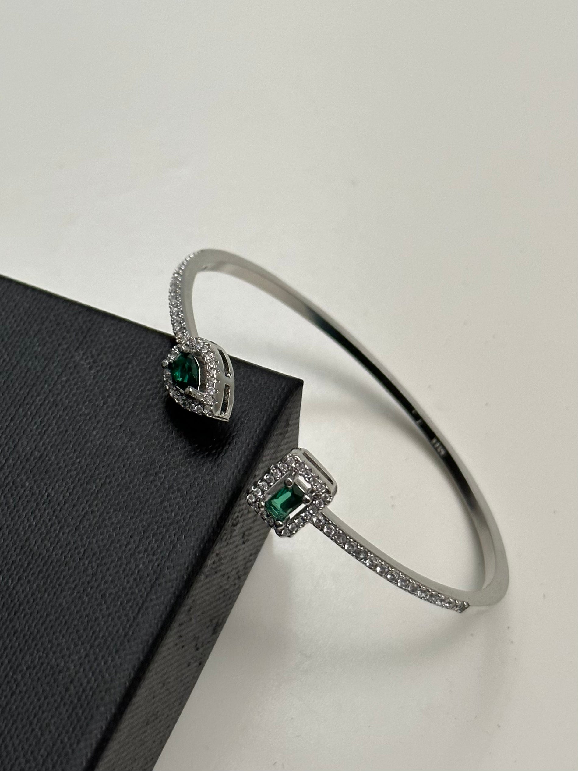 DIAMOND SNAKE BANGLE